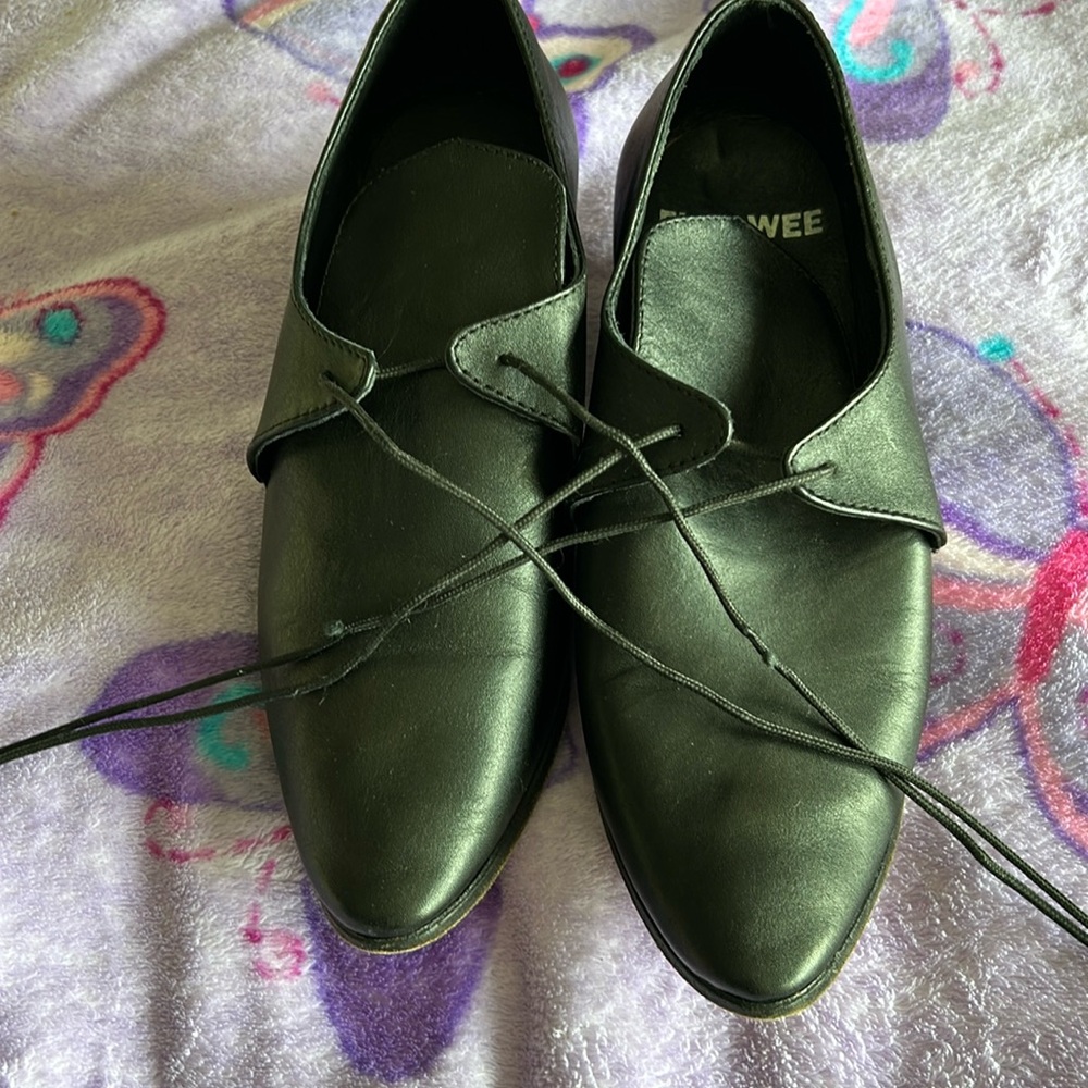 Fugawee Colonial shoe
